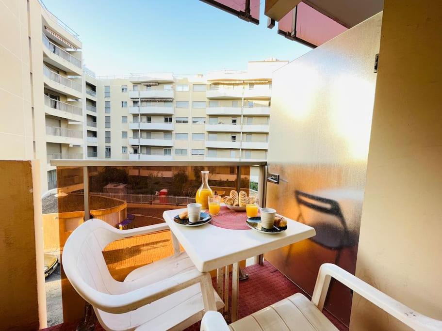 Le Chevrefeuille - Easystay83 Saint-Raphaël Exteriör bild